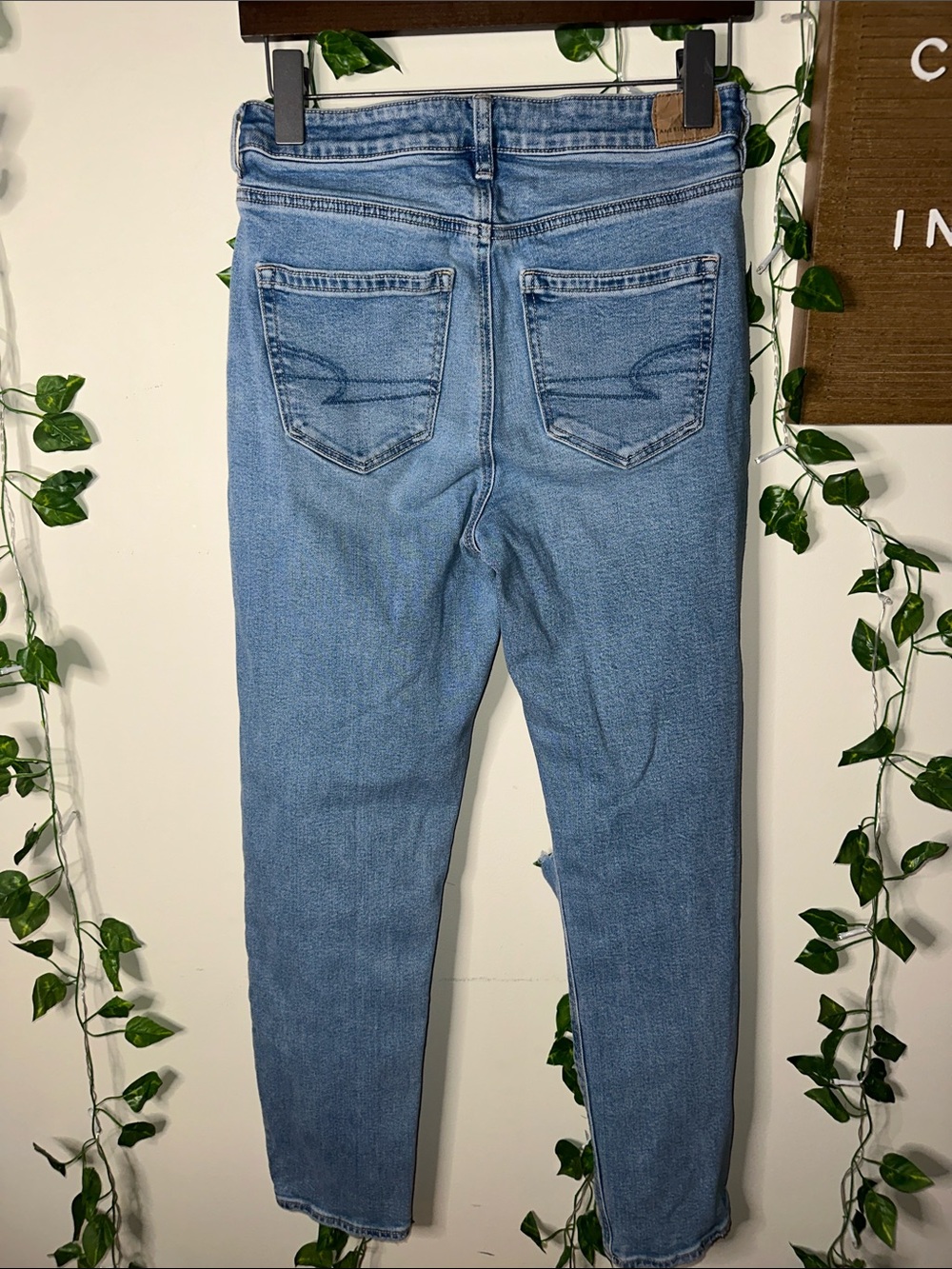 American Eagle Distressed Mom Jeans - Picture 3 of 6